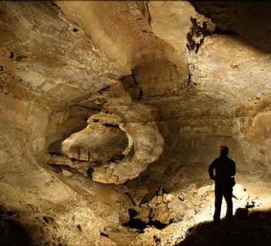 غار کاذرده مشهد